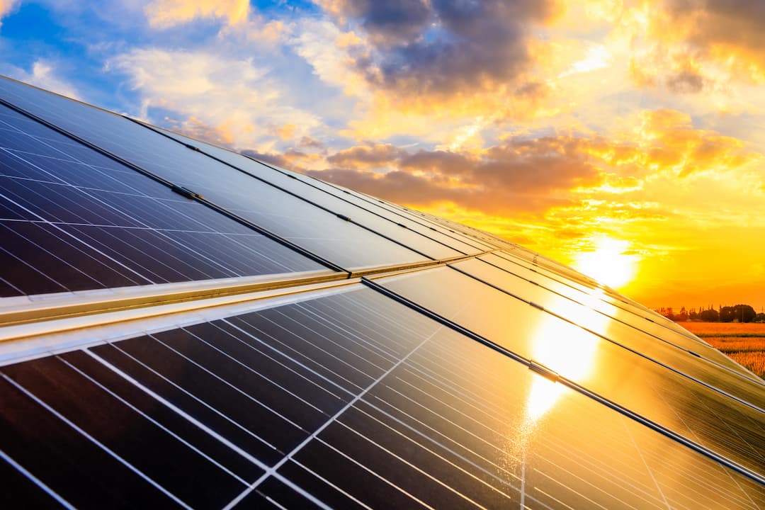 What is the lifespan of a solar panel